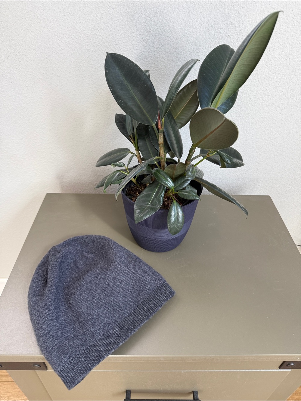 Men's Dark Gray Knit Beanie - Unbranded